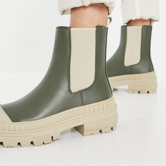Stradivarius ankle wellie boot with contrast sole in khaki - Picture 2 of 7